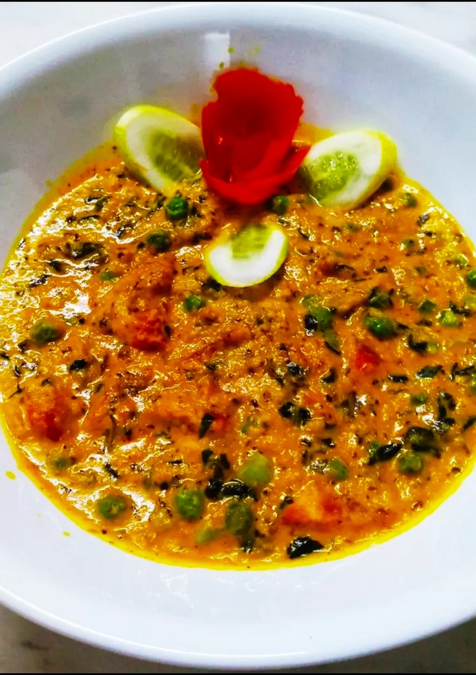 A picture of Methi malai mutter.