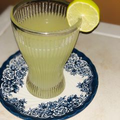 A picture of Sparkling ginger lemonade.