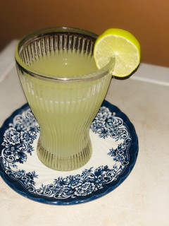 A picture of Sparkling ginger lemonade.