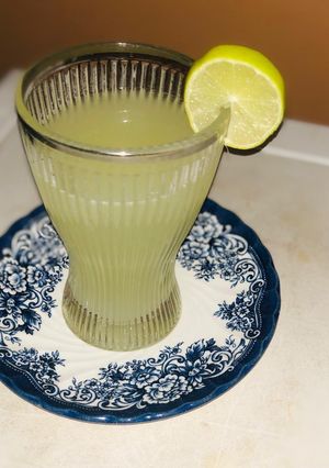 A picture of Sparkling ginger lemonade.