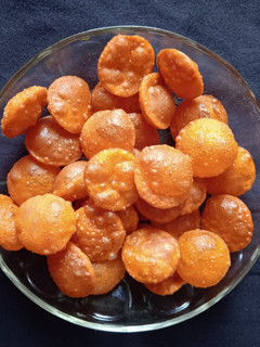 મસાલા લોચા પૂરી (Masala Locha Puri Recipe In Gujarati) રેસીપી મુખ્ય ફોટો