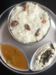 சீரக சம்பா பச்சரிசி குருணை வெண்பொங்கல்(venpongal recipe in tamil) செய்முறை முக்கிய புகைப்படம்