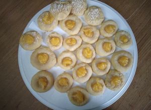 Zdjęcie przepisu Ciasteczka z lemon curd.