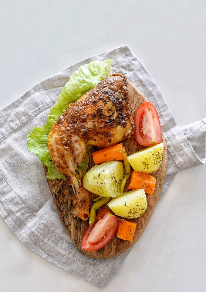 Una foto de Cuartos traseros de Pollo al horno con mayonesa y ajo