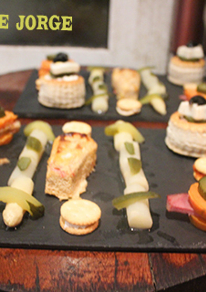 Una foto de Tabla de aperitivos variados