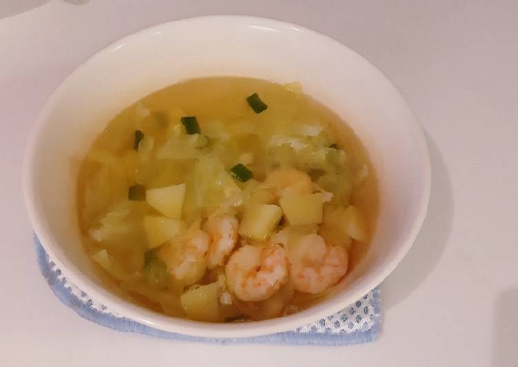 Bagaimana Menyiapkan Sup udang kentang kol (#137) Cepat