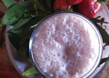 How to Prepare Yummy Fresh strawberries milkshake