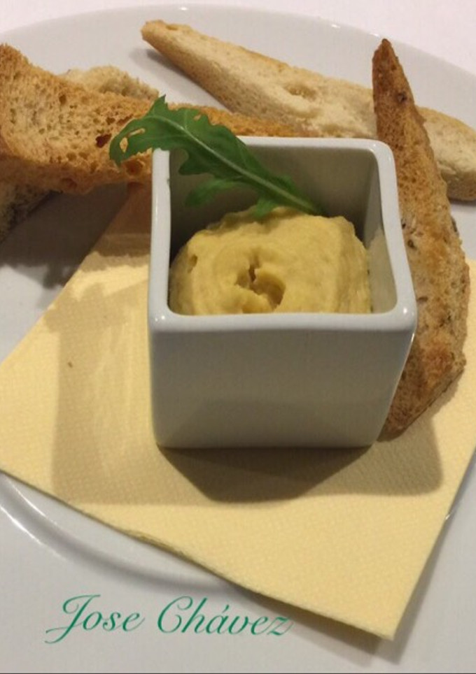Una foto de Hummus básico