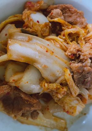 Hình của món Thịt heo xào kim chi Hàn Quốc.