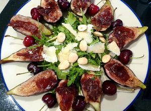 Foto principal de Brevas con jamón ibérico crujiente y otras cosas