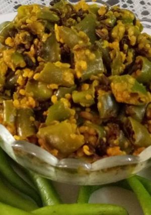 A picture of Green Chilies instant pickle.