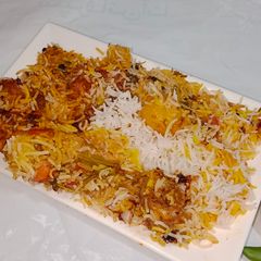 A picture of Special and spicy chicken biryani.