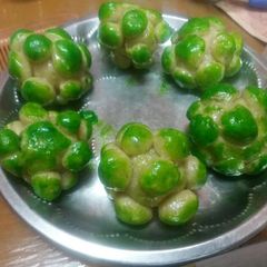 A picture of Kaju sharifa.