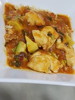 Una foto de Pollo en salsa sabrosa con arroz integral