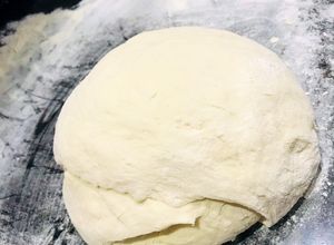 Una foto de Masa para pizza, pizzetas o calzone súper fácil ♥️