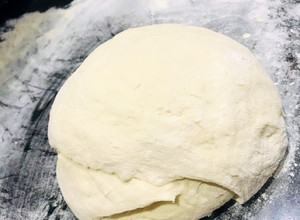 Una foto de Masa para pizza, pizzetas o calzone súper fácil ♥️