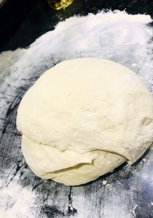 Una foto de Masa para pizza, pizzetas o calzone súper fácil ♥️