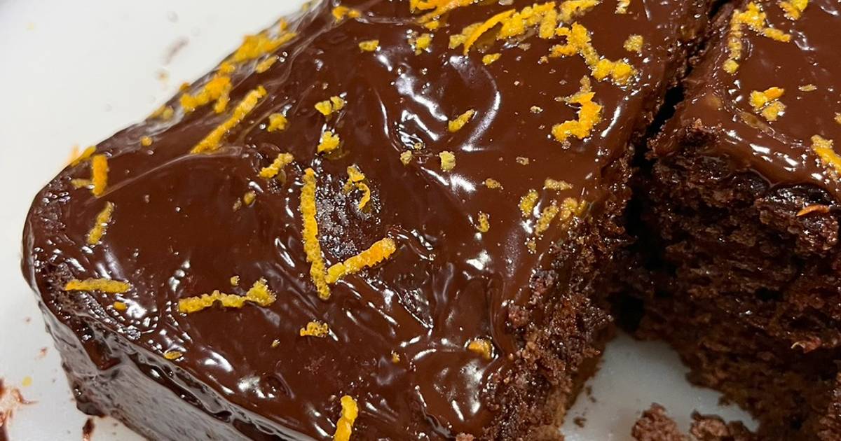 Moist and spongy Orange chocolate cake (using vegetable oil no butter