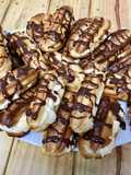 Eclairs con crema pastelera y chocolate