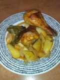 Jamoncitos de pollo al horno con patatas y verduras