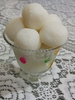 રસગુલ્લા(rasgulla recipe in gujarati) રેસીપી મુખ્ય ફોટો