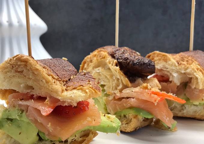 Gipfel di Sils con avocado, salmone e fragole - antipasto natalizio