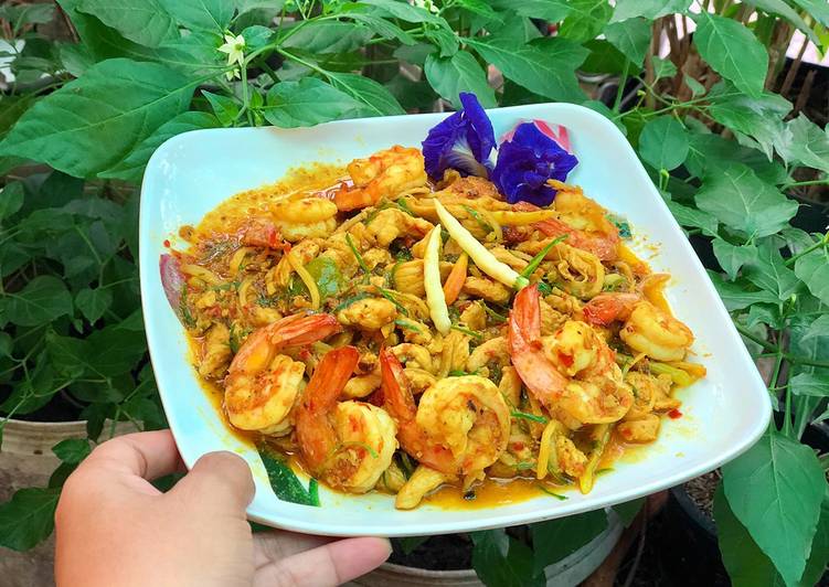 กุ้งไก่ผัดเผ็ดขิง