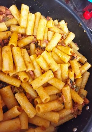 Foto di Rigatoni con olive,speck e pangrattato