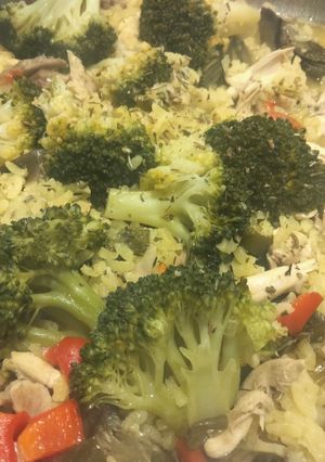 Una foto de Arroz caldoso de pollo y brócoli
