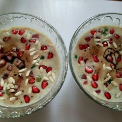 A picture of Vanila +chocolate custard.