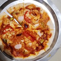 ચીઝ પિઝા A picture of ચીઝ પિઝા.