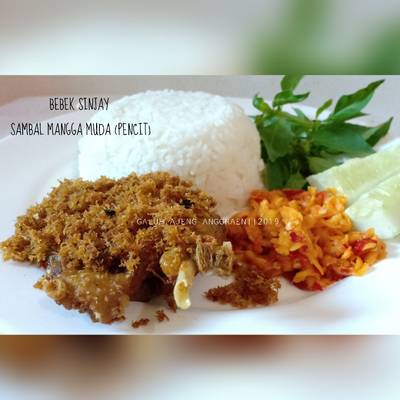 Resep Bebek Sinjay Sambal Mangga Muda Khas Madura Oleh Galuh Ajeng Anggraeni Cookpad