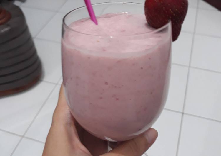 Smoothie Strawberry Pisang