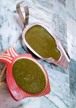 A picture of Green chutney.