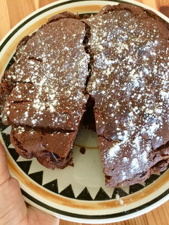Una foto de Bizcocho jugoso de chocolate y nata