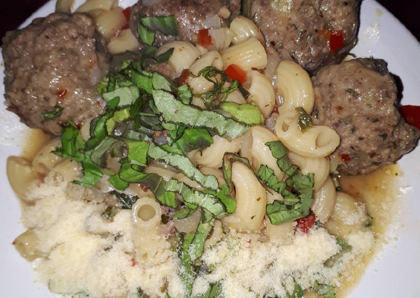 Albóndigas Con Pastas