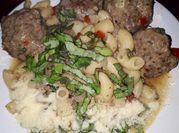 Una foto de fideo codito