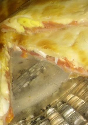 Una foto de Tarta de jamón, queso y tomate