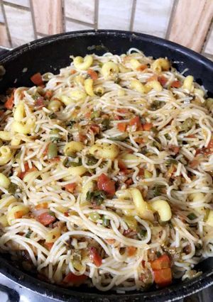 A picture of Spicy spaghetti and macaroni.