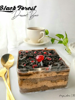 Foto resep Black Forest Dessert Box
