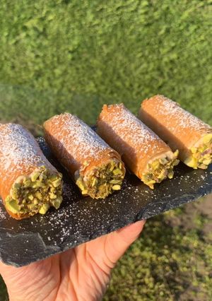 Foto di Cannoli di pasta fillo con crema alle Mandorle