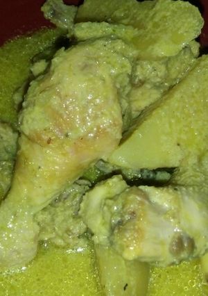 Foto resep Opor kentang ayam sederhana