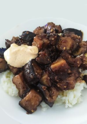Una foto de Berenjenas teriyaki con mayonesa de tikka curry