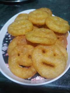 क्रिस्पी पोटैटो स्माइली (Crispy potato smiley recipe in hindi) रेसिपी मुख्य फोटो