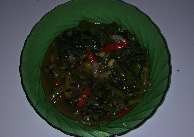Cara Gampang Menyiapkan Cah kangkung mantaaap, Bisa Manjain Lidah