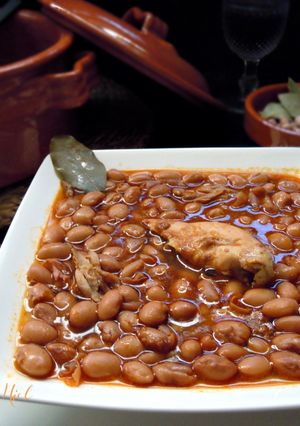 Una foto de Alubias pintas con perdiz en escabeche
