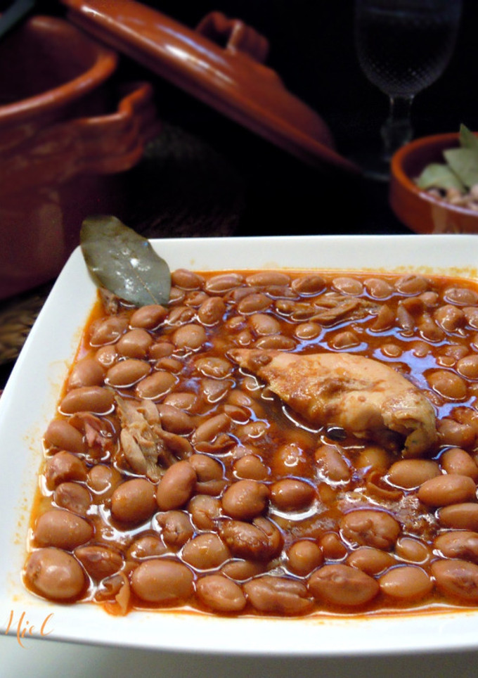Una foto de Alubias pintas con perdiz en escabeche