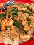 กะเพรากุ้งไก่