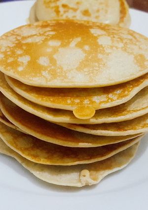Una foto de Panqueques americanos con plátano