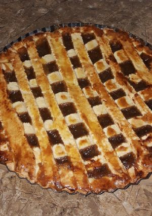 Una foto de Pastafrola de ciruelas